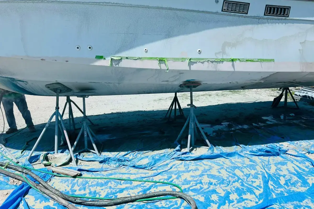 Boat Hull Dustless Blasting